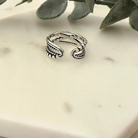 925 Sterling Silver Minimalist Twist Bead Ring Stackable Dainty Ring - Picture 5 of 5